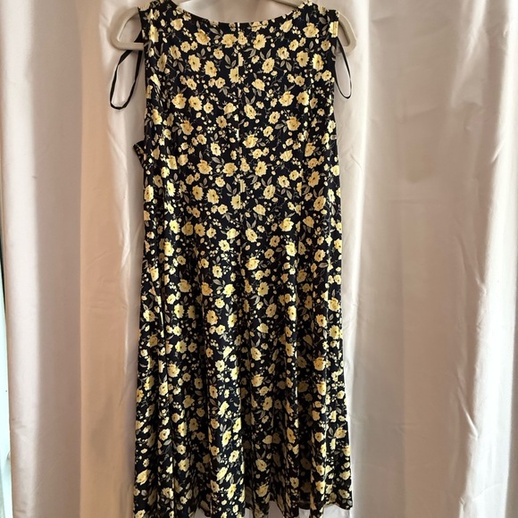 Perceptions Petite Floral Dress - Soft Blue and Cream - Picture 5 of 5